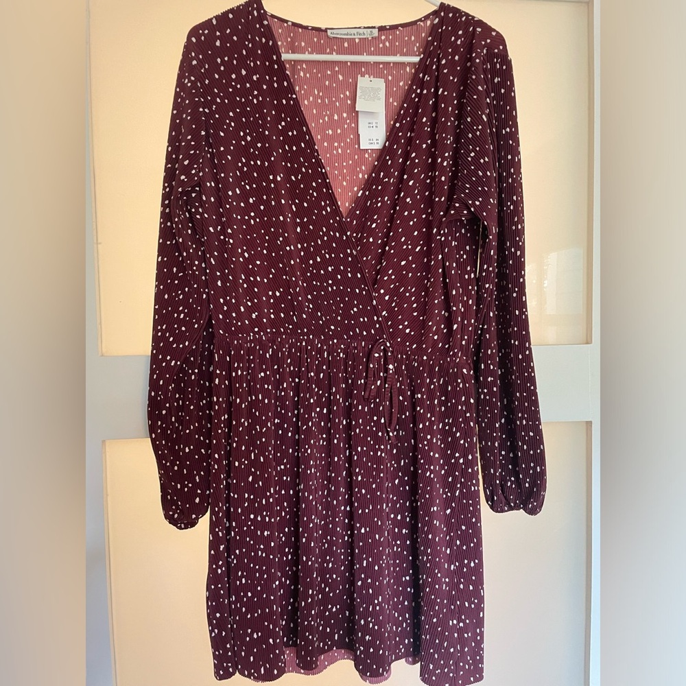Abercrombie & Fitch Long Sleeve Wrap Dress w/ Crinkle Fabric, polka dot design